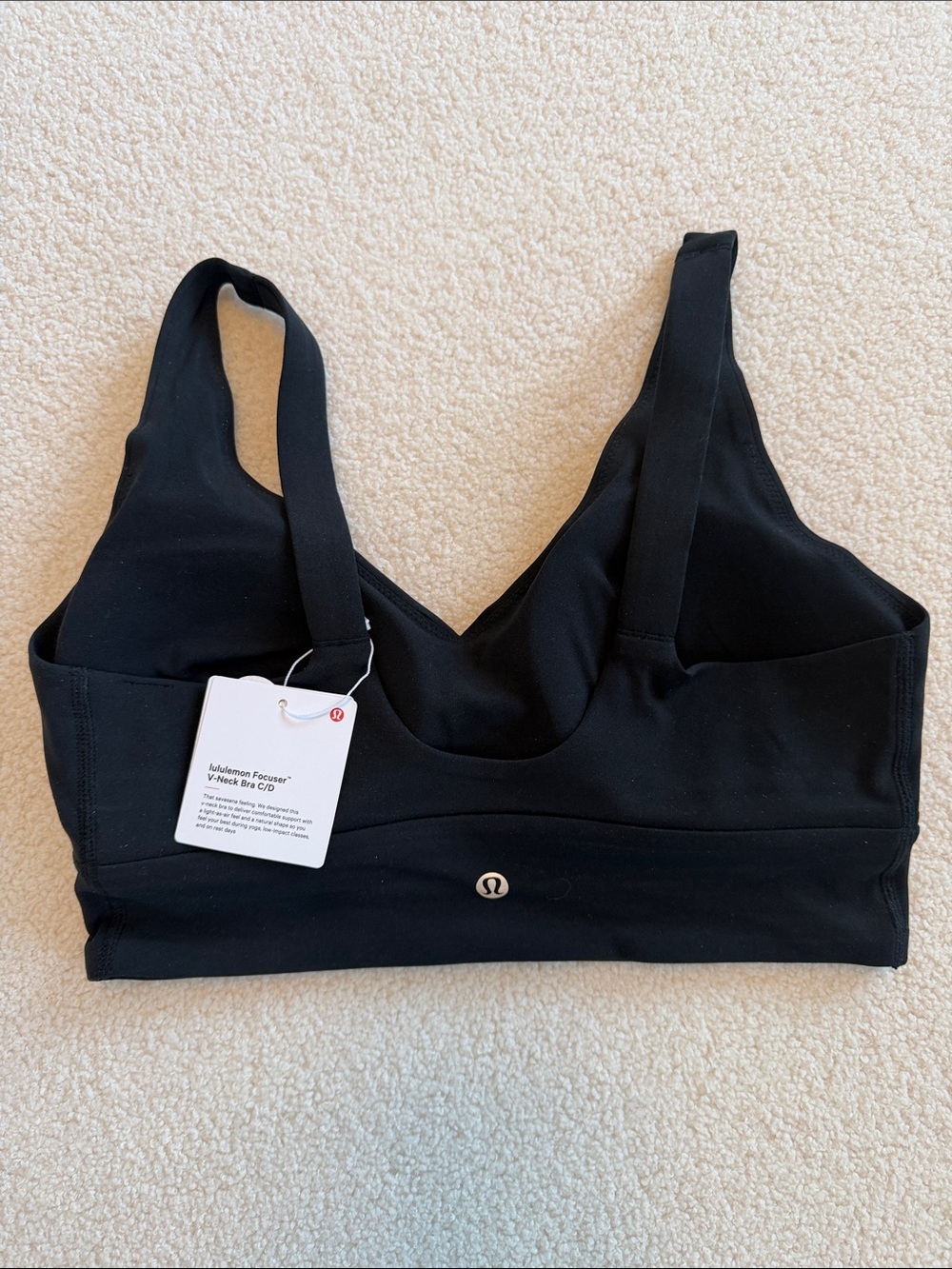 Lululemon NWT Black Focuser V-Neck Supportive Sports Bra C/D Cup